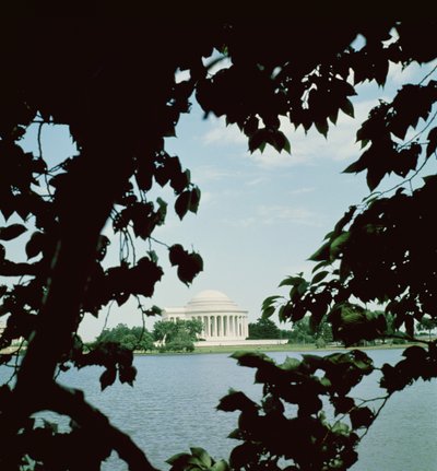 Veduta del Jefferson Memorial, costruito 1938-43 da John Russell Pope